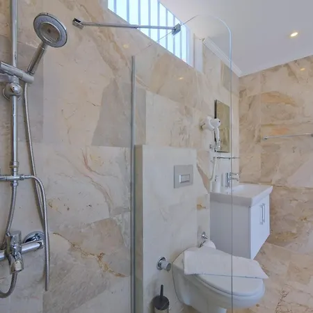 Lumiere 2 Luxurious 4 Bed In Kiziltas With Sea Views