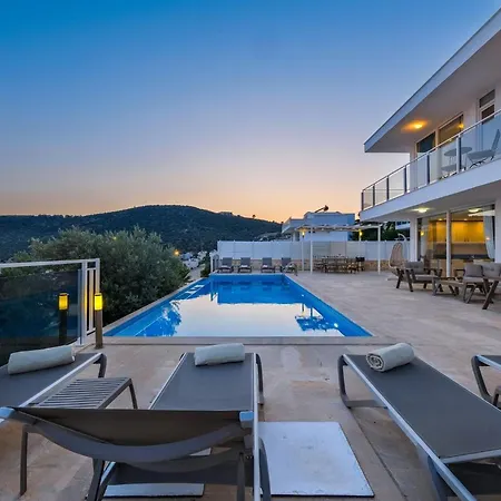 Lumiere 2 Luxurious 4 Bed In Kiziltas With Sea Views Villa